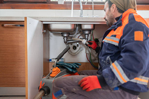 Beylerbeyi Lavabo Tikali Boru Açma